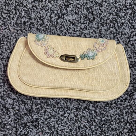 Vintage Woven Straw Embroidered Flower Clutch - Picture 2 of 7